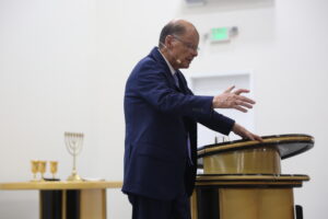 Visita de obispo Macedo