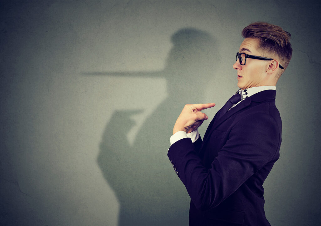 Están aquellos que piensan que Dios es tan amoroso que no condenará a nadie al infierno.